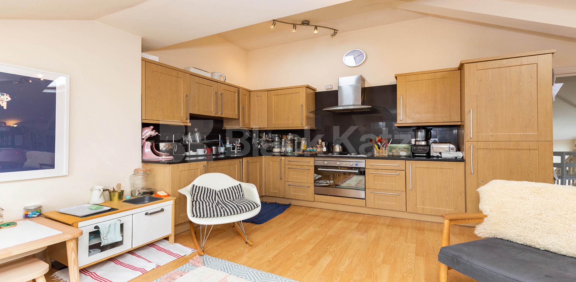 			GARDEN FLAT!, 2 Bedroom, 1 bath, 1 reception Apartment			 Crouch Hill, Crouch End